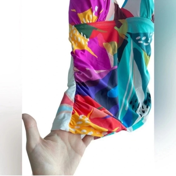 LA BLANCA Eclectic Shore Halter Tankini Top Size 4 - Picture 2 of 13